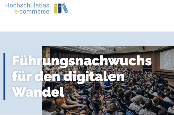Screenshot der Startseite des Hochschulatlas-Ecommerce mit Bild eines Hörsaals